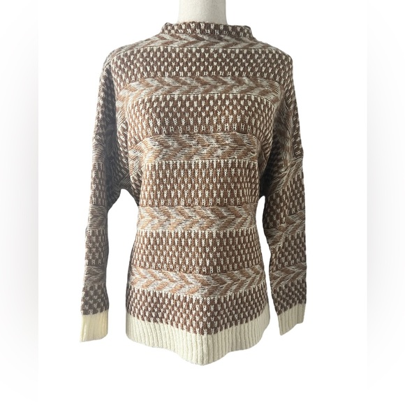 BKE Sweaters - BKE NWOT Size XS brown and cream oversize sweater with copper shimmer‎ pullover